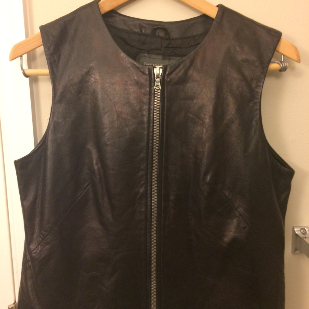 Banana Republic black soft supple zip vest